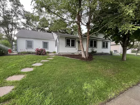 305 River St, Spring Lake, MI 49456