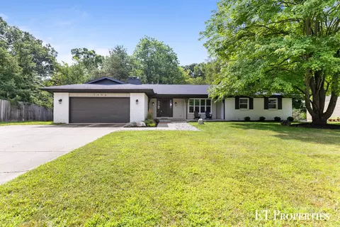 7496 Candlewood Dr SE, Grand Rapids, MI 49546