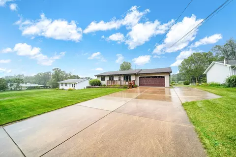149 N Harvey Ave, Jackson, MI 49201 photo 3