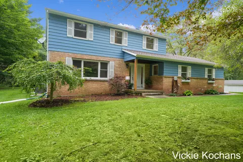 100 S Airport Rd, Hastings, MI 49058