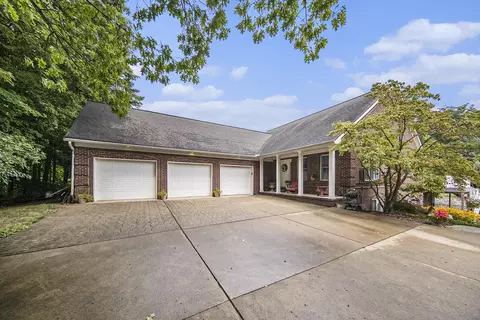 2925 W Arbor Rd, Ann Arbor, MI 48103