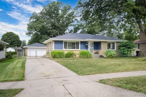 3303 Boone Ave SW, Wyoming, MI 49519