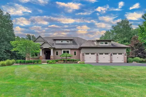 35 Monarch Ln, Okemos, MI 48864