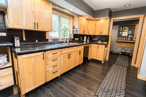 910 W Ellis St, Belding, MI 48809 photo 2