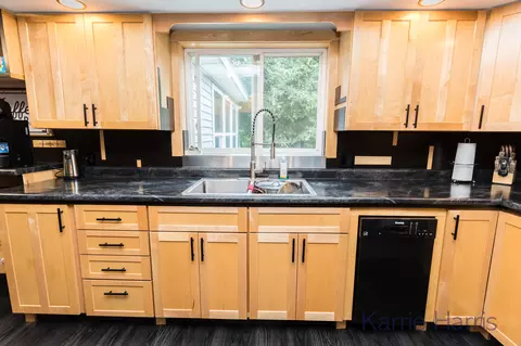 910 W Ellis St, Belding, MI 48809 photo 5