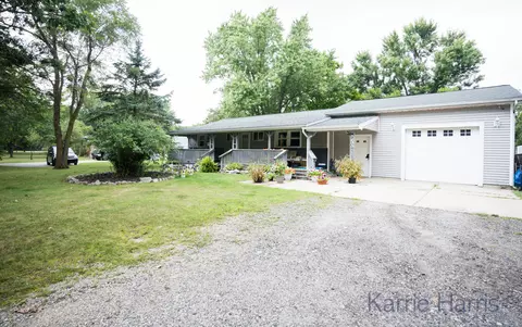 910 W Ellis St, Belding, MI 48809