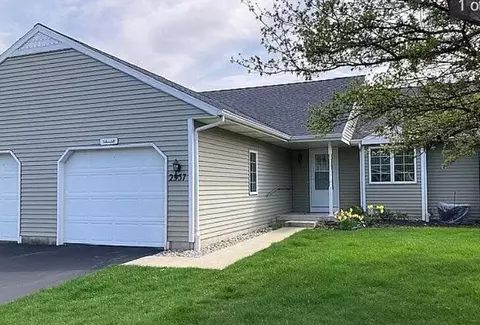 2957 Parkside Dr, Jenison, MI 49428
