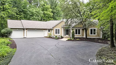 8485 Winterforest Dr NE, Rockford, MI 49341