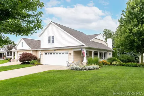 1262 St Andrews Dr #36, Holland, MI 49423