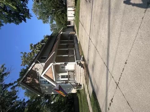 9112 Main St, Whitmore Lake, MI 48189