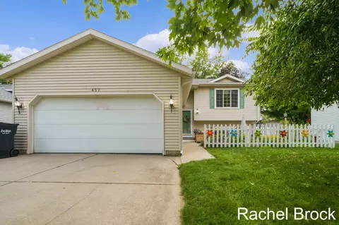 457 Lasalle Ave NW, Grand Rapids, MI 49534