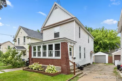 31 Dale St NE, Grand Rapids, MI 49505