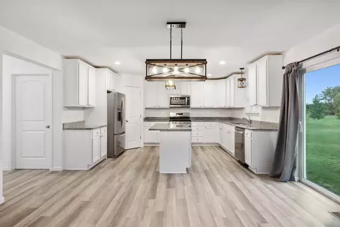 1802 Stonehouse Dr, Gregory, MI 48137 photo 9