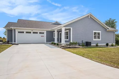 6756 Vriesland Xing #22, Zeeland, MI 49464
