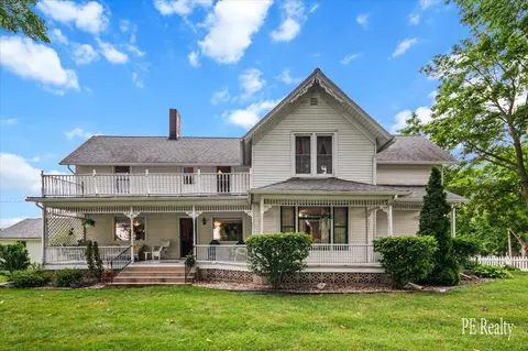 43 E State Rd, Grant, MI 49327