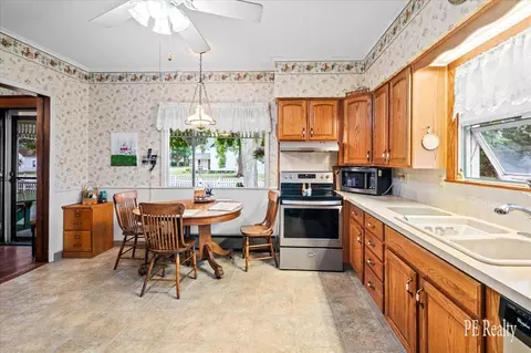 43 E State Rd, Grant, MI 49327 photo 14
