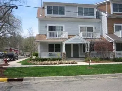 720 Butler St #16, Saugatuck, MI 49453