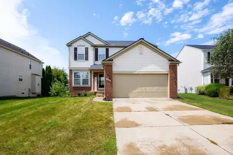 9677 W Avondale Cir, Ypsilanti, MI 48198