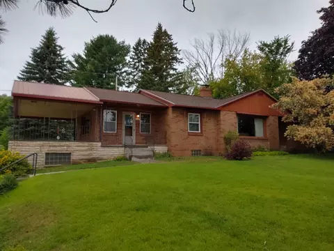 42294 Willson Memorial Drive Dr, Chassell, MI 49916