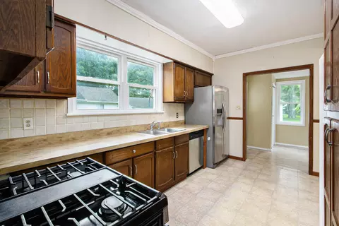 419 N 30th St, Springfield, MI 49037 photo 8