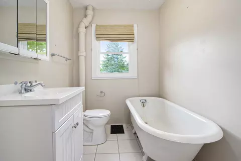 419 N 30th St, Springfield, MI 49037 photo 20