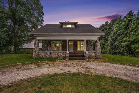 4827 W Kistler Rd, Ludington, MI 49431