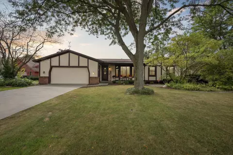 1032 Harvester St SE, Grand Rapids, MI 49508
