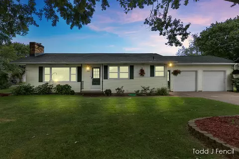 6980 Cranford Ave, Jenison, MI 49428
