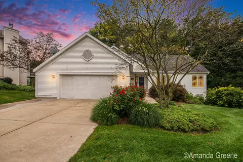 2450 Carrington Rd NE, Grand Rapids, MI 49525