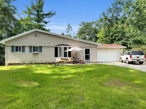 1025 Gentian Dr SE, Kentwood, MI 49508