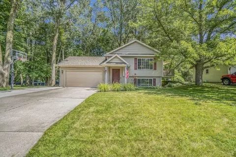 907 Vassar Ave, Holland, MI 49423