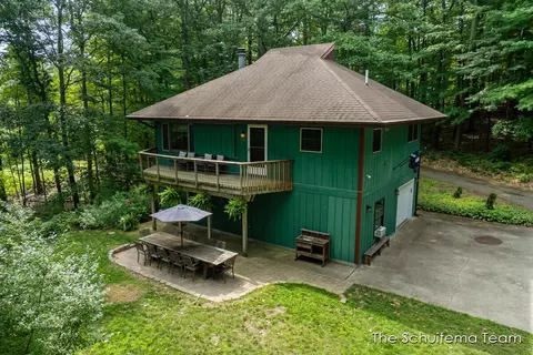 227 N 28th Ave, Mears, MI 49436