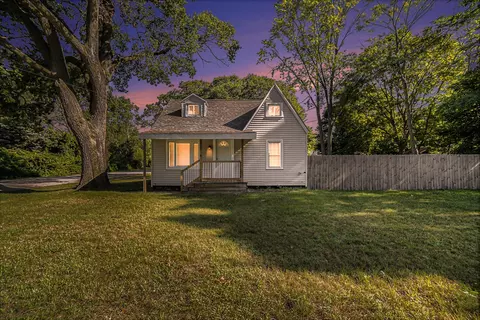 2290 Norman Ave, Norton Shores, MI 49441