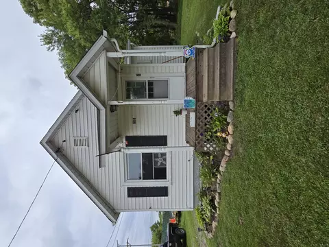 205 Water St, Jonesville, MI 49250