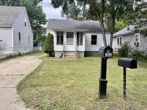 1953 Kinsey St, Muskegon, MI 49441