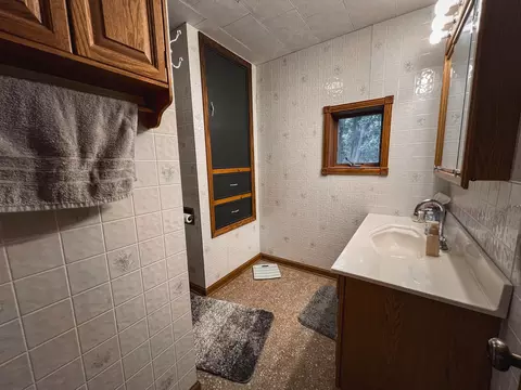 8675 S Hemlock Ave, Farwell, MI 48622 photo 16