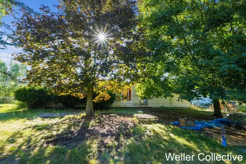 5666 S Maple Island Rd, Nunica, MI 49448