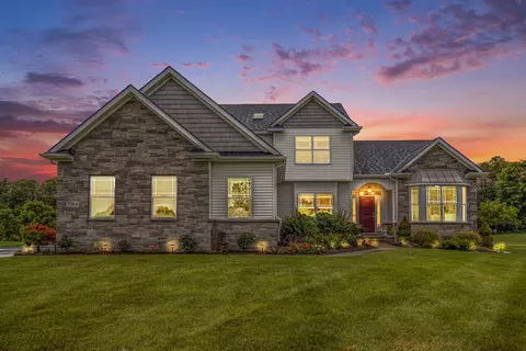 7704 Fox Trace Rd, Dexter, MI 48130 photo 2