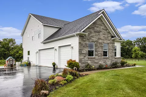 7704 Fox Trace Rd, Dexter, MI 48130 photo 4