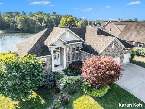 4060 Eagle Rock Ct, Grandville, MI 49418