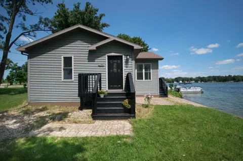 60733 W Sand Lake St, Sturgis, MI 49091