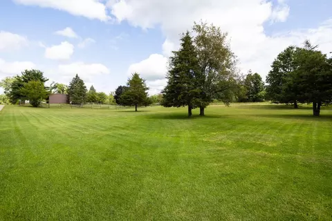 61 Pamawa Dr, Brooklyn, MI 49230