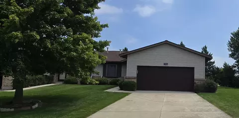 7574 Hardwood St, Caledonia, MI 49316