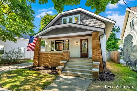855 Arianna St NW, Grand Rapids, MI 49504