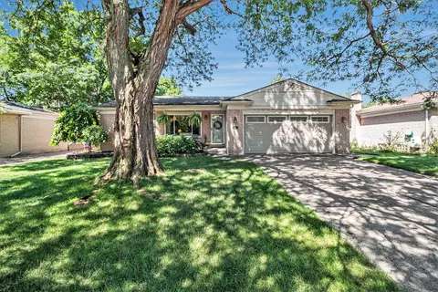 14835 Arcola St, Livonia, MI 48154