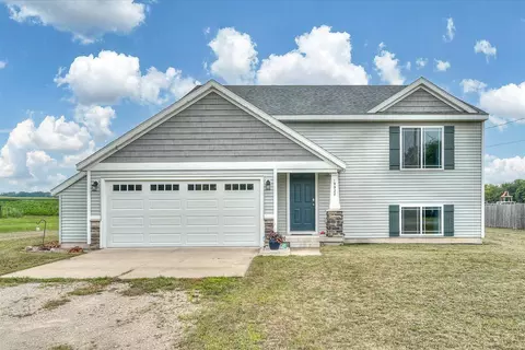 19927 Daggett Ave, Conklin, MI 49403