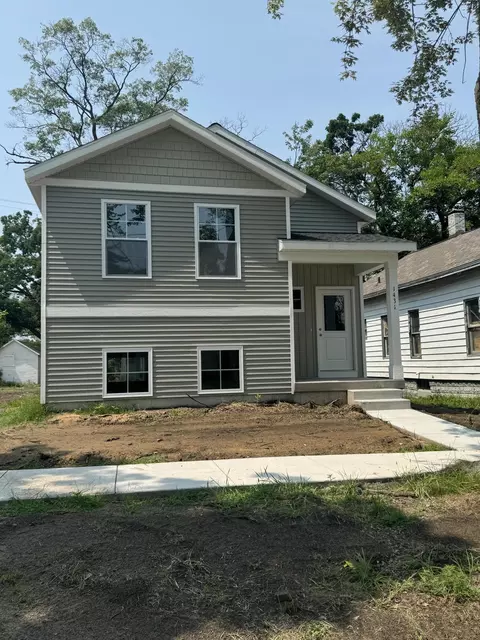 1431 Hoyt St, Muskegon, MI 49442