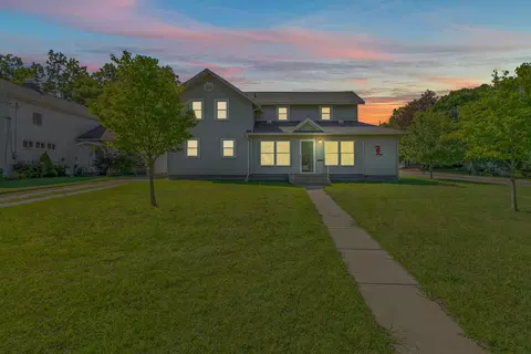 66 W Bacon St, Hillsdale, MI 49242