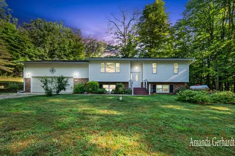 23170 13 Mile Rd, Big Rapids, MI 49307