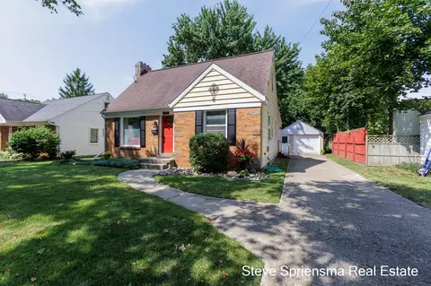 1621 Fremont Ave NW, Grand Rapids, MI 49504